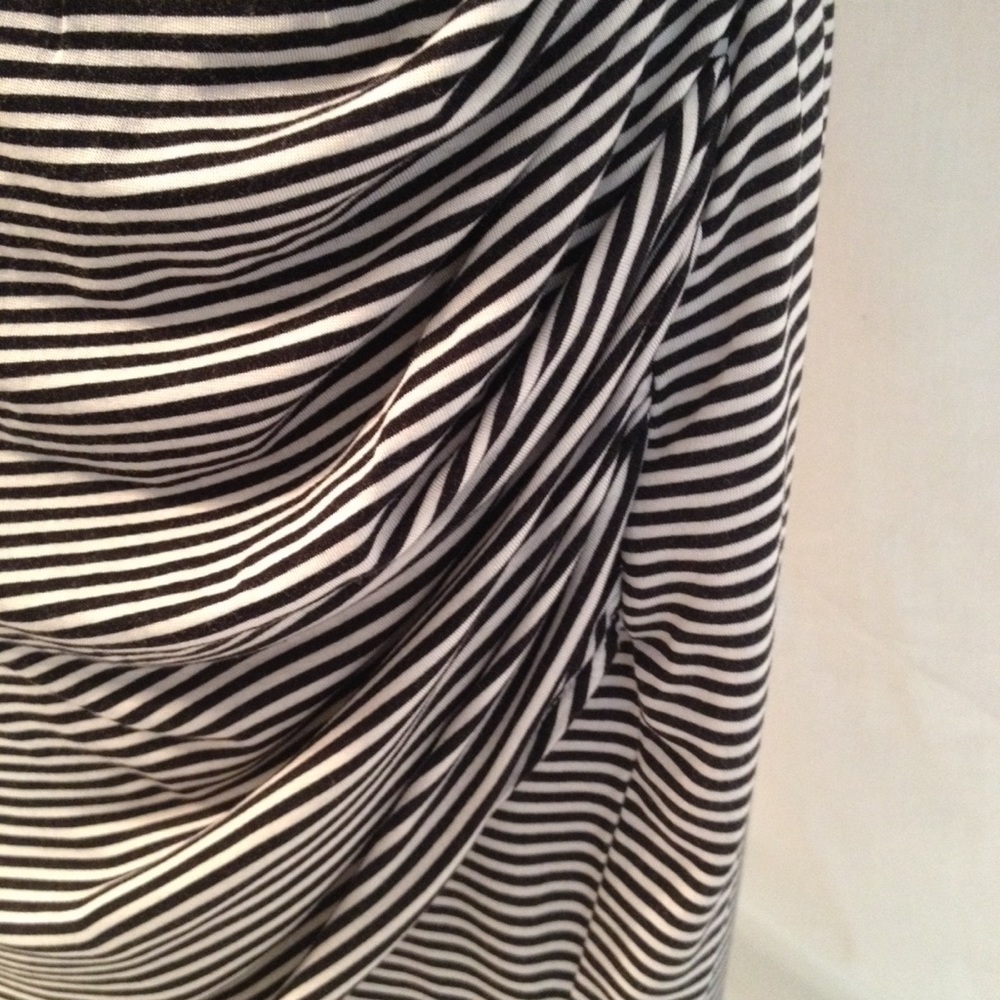 Printed Strip Mini Skirt - Picture 2 of 8